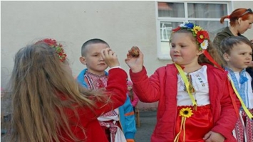 Заспіваймо гаївочку, українські діти!